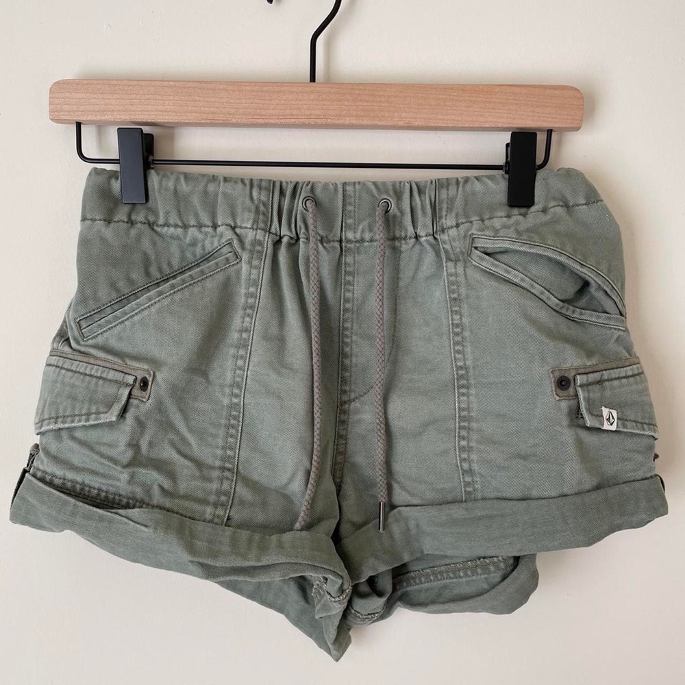 volcom green cargo shorts